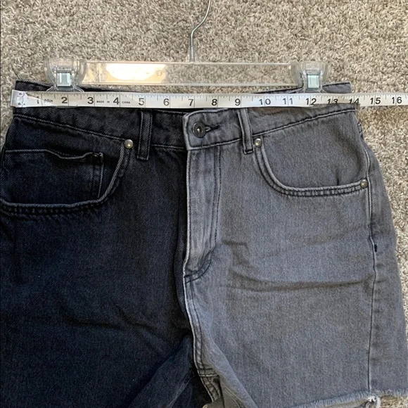 The Ragged Priest Black Gray Colorblock Jean Shorts Size Medium - Picture 8 of 10